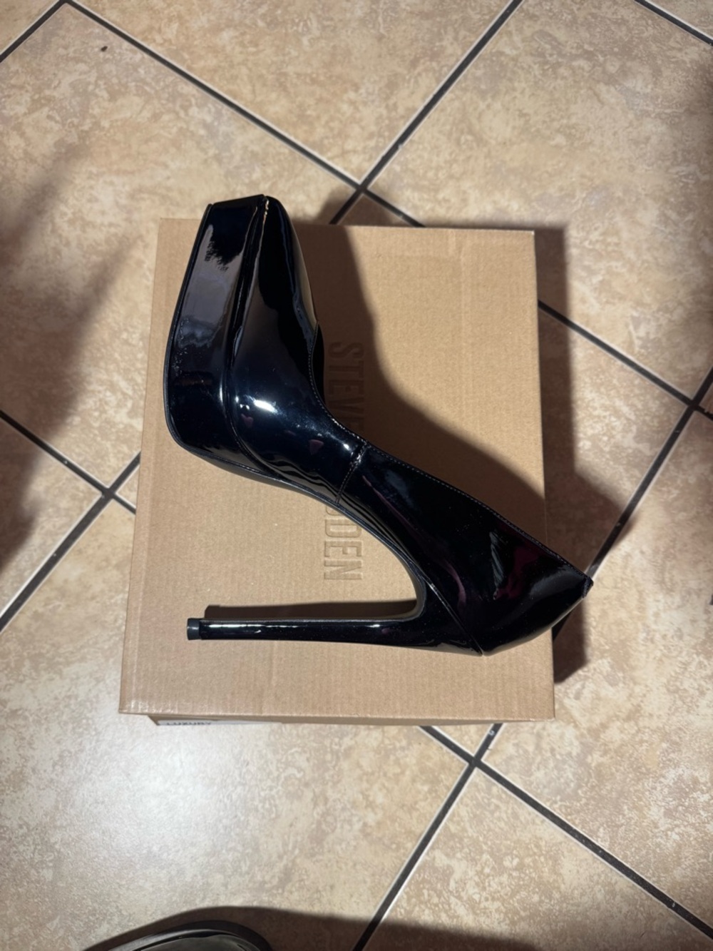 Steve Madden Luxury Platform Pumps - Picture 10 of 12